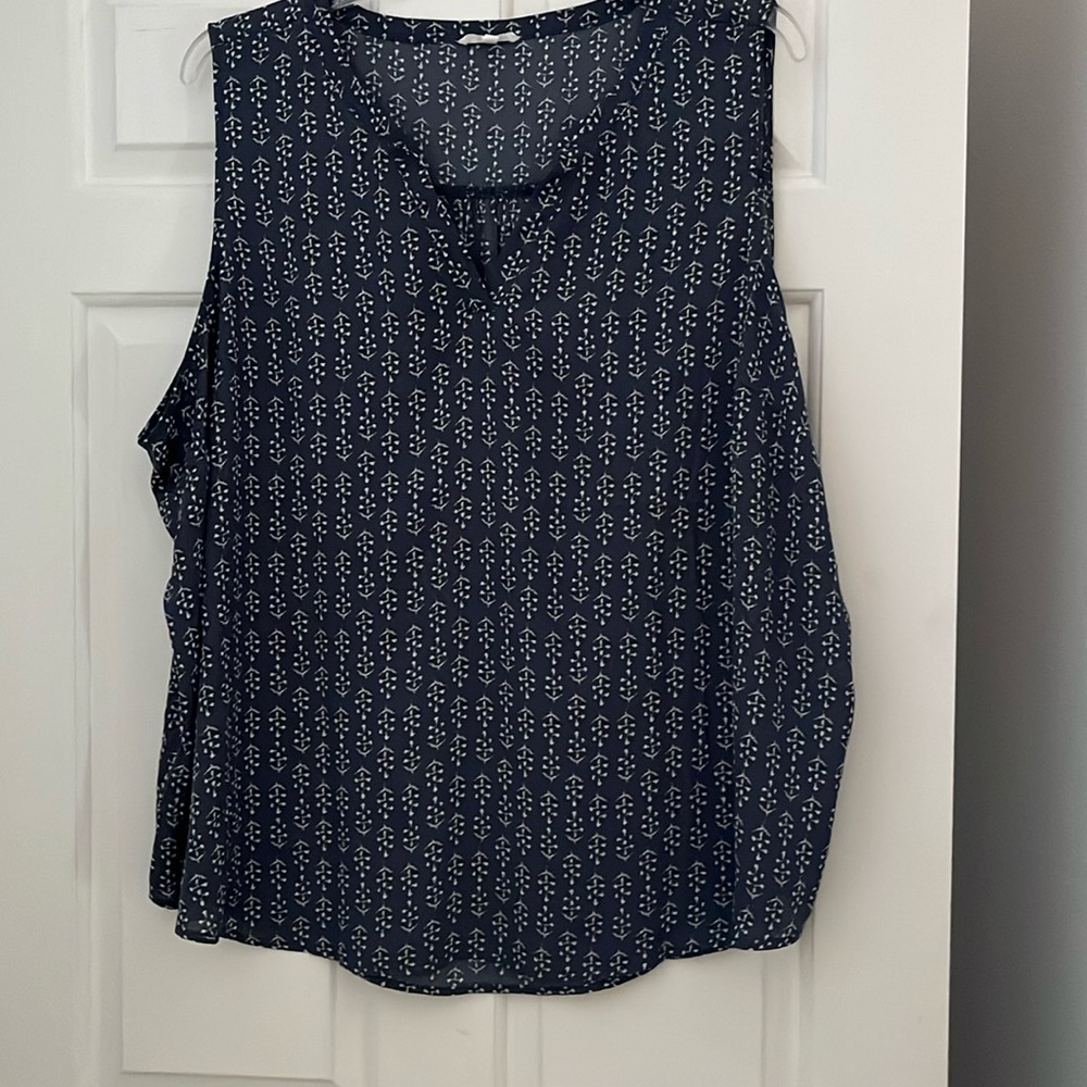 Maurice’s Atwood Sleeveless Blouse Blue and White Print 4X